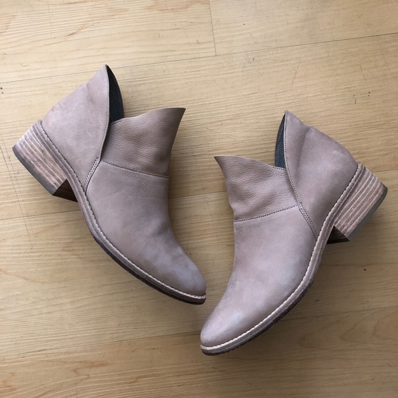 Eileen Fisher Shoes - Eileen Fisher Leaf Nubuck Booties Barley Tan 7